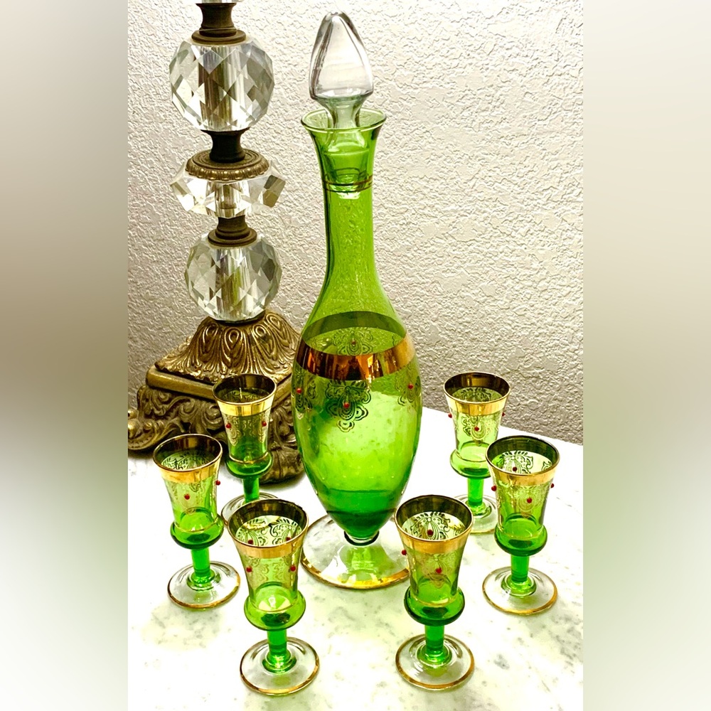 ITALIAN DECANTER SET EMERALD GREEN GLASS HAND PAINTED 24K GOLD VINTAGE 8PC